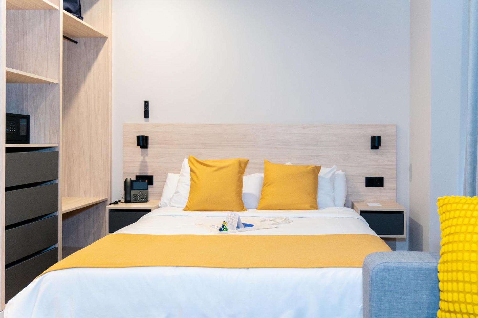 Dorm4You Arena 2 Valensiya Dış mekan fotoğraf