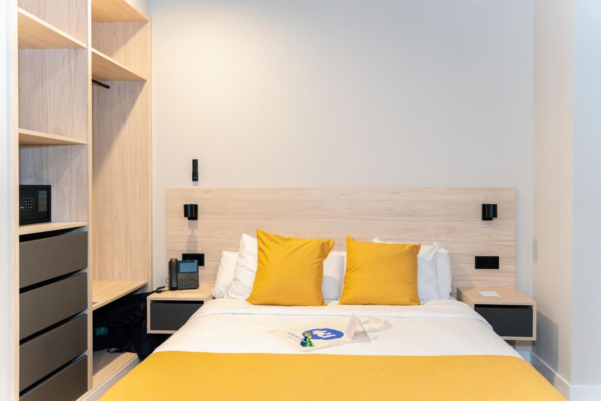 Dorm4You Arena 2 Valensiya Dış mekan fotoğraf
