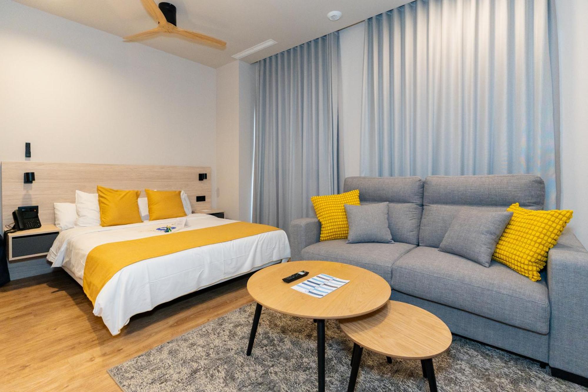 Dorm4You Arena 2 Valensiya Dış mekan fotoğraf