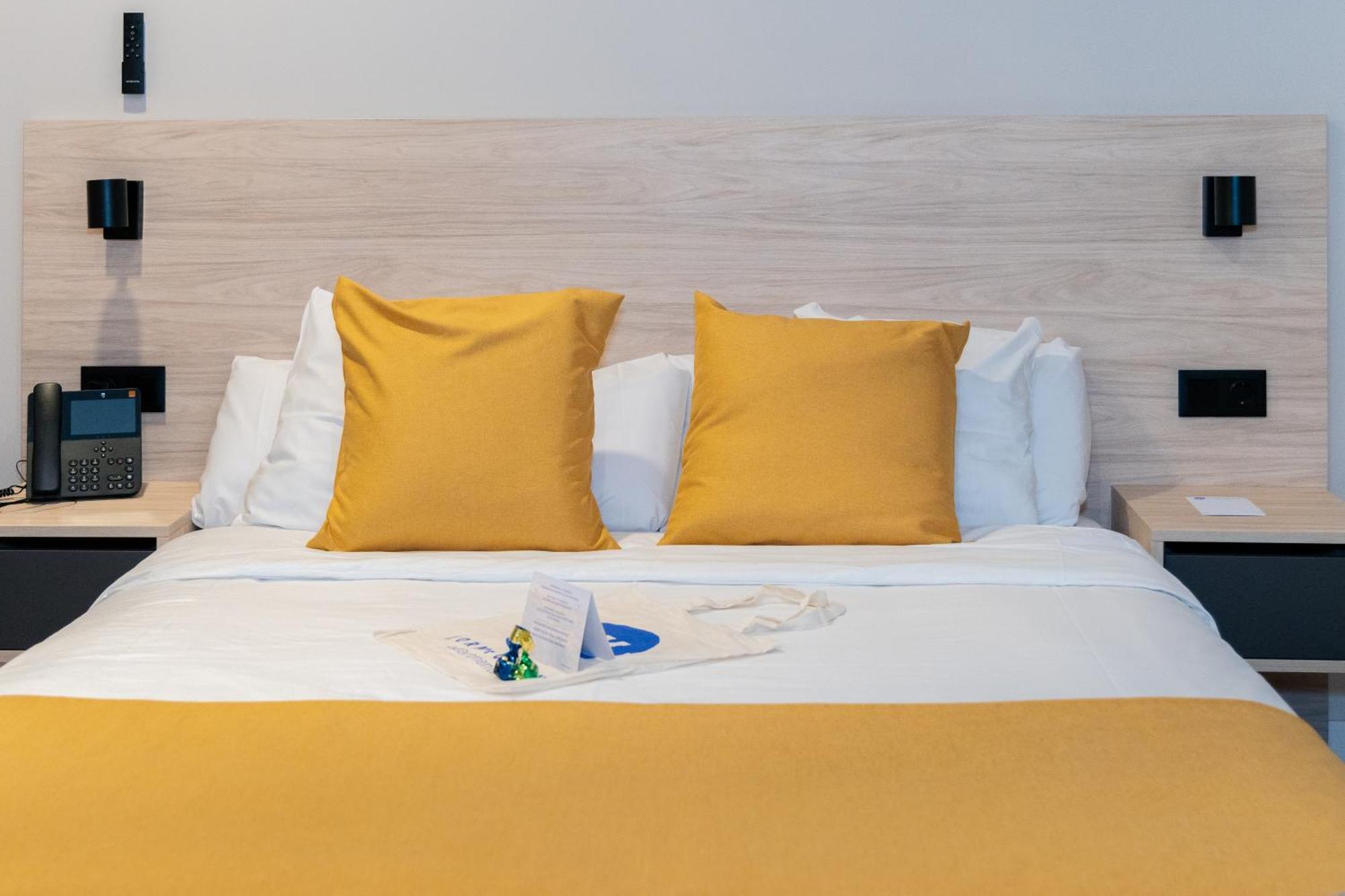 Dorm4You Arena 2 Valensiya Dış mekan fotoğraf